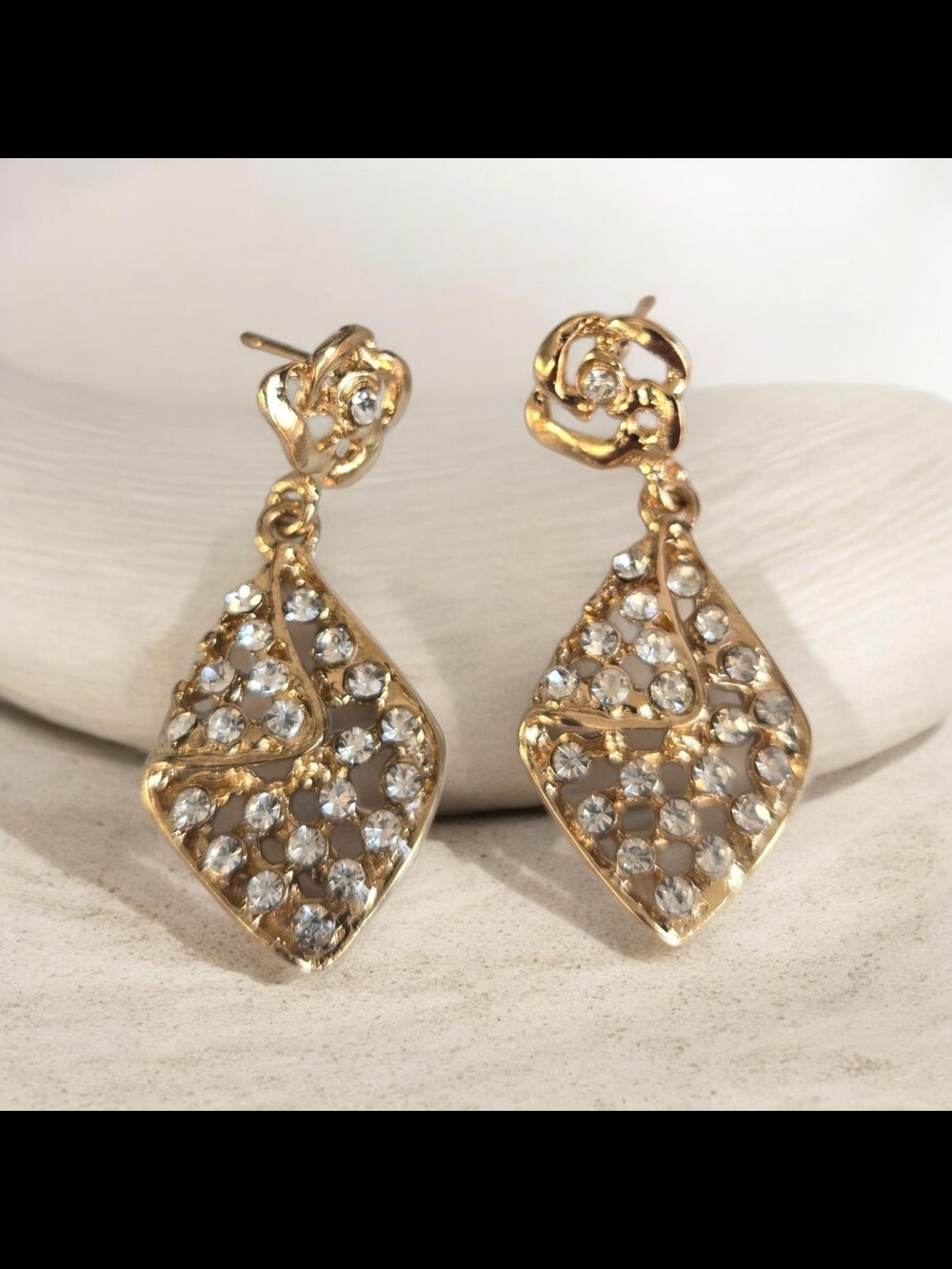 Elegant Gold Crystal Drop Earrings - Clear/Gold